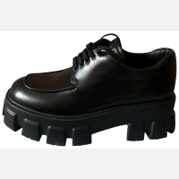 Prada Низкие ботинки